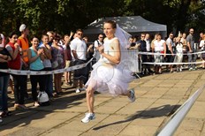 women-in-princess-style-wedding-dress-run-for-charity-pics6-linkersweddingsolutions